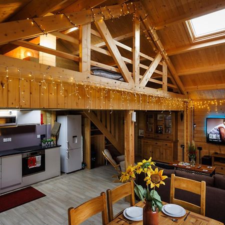 Spacious Cabin Evcharger And Free Parking Near Cambridge Екстериор снимка