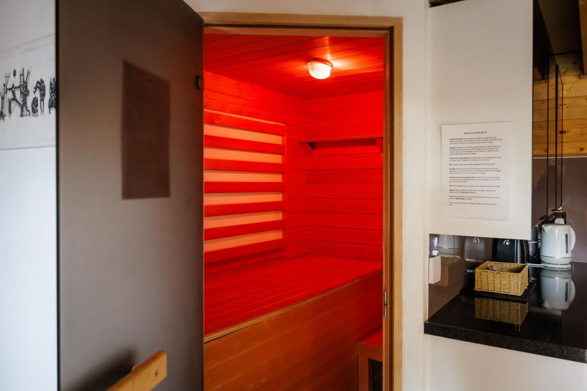 Spacious Cabin Evcharger And Free Parking Near Cambridge Екстериор снимка