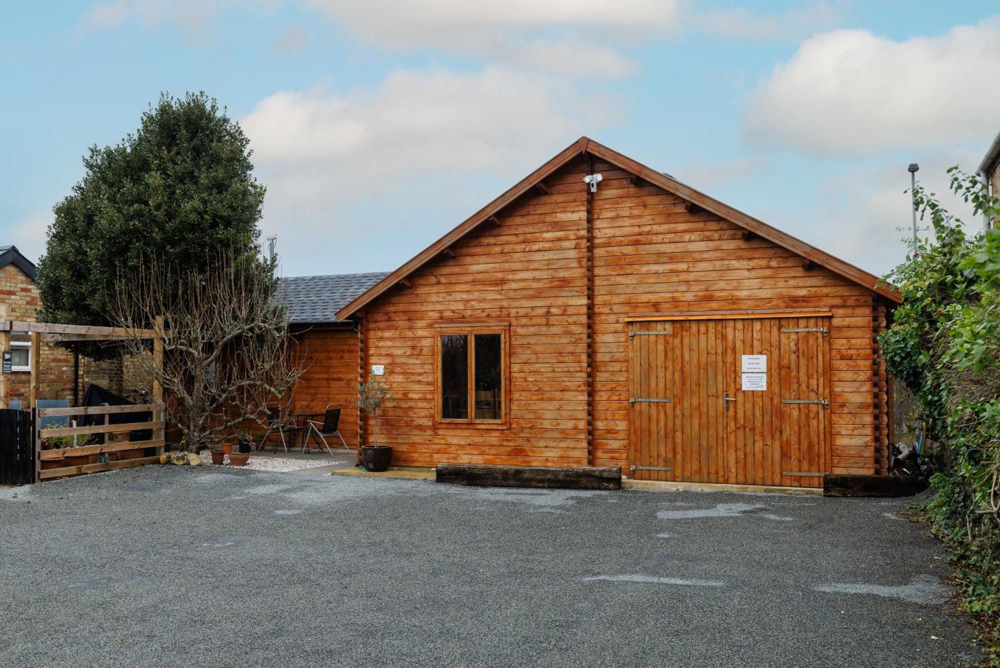 Spacious Cabin Evcharger And Free Parking Near Cambridge Екстериор снимка
