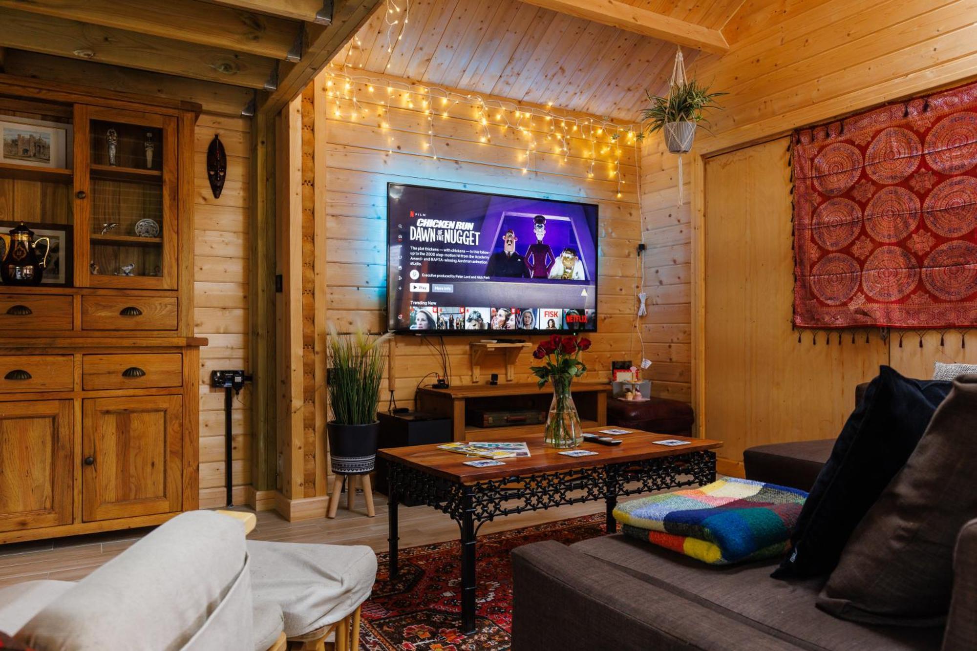 Spacious Cabin Evcharger And Free Parking Near Cambridge Екстериор снимка