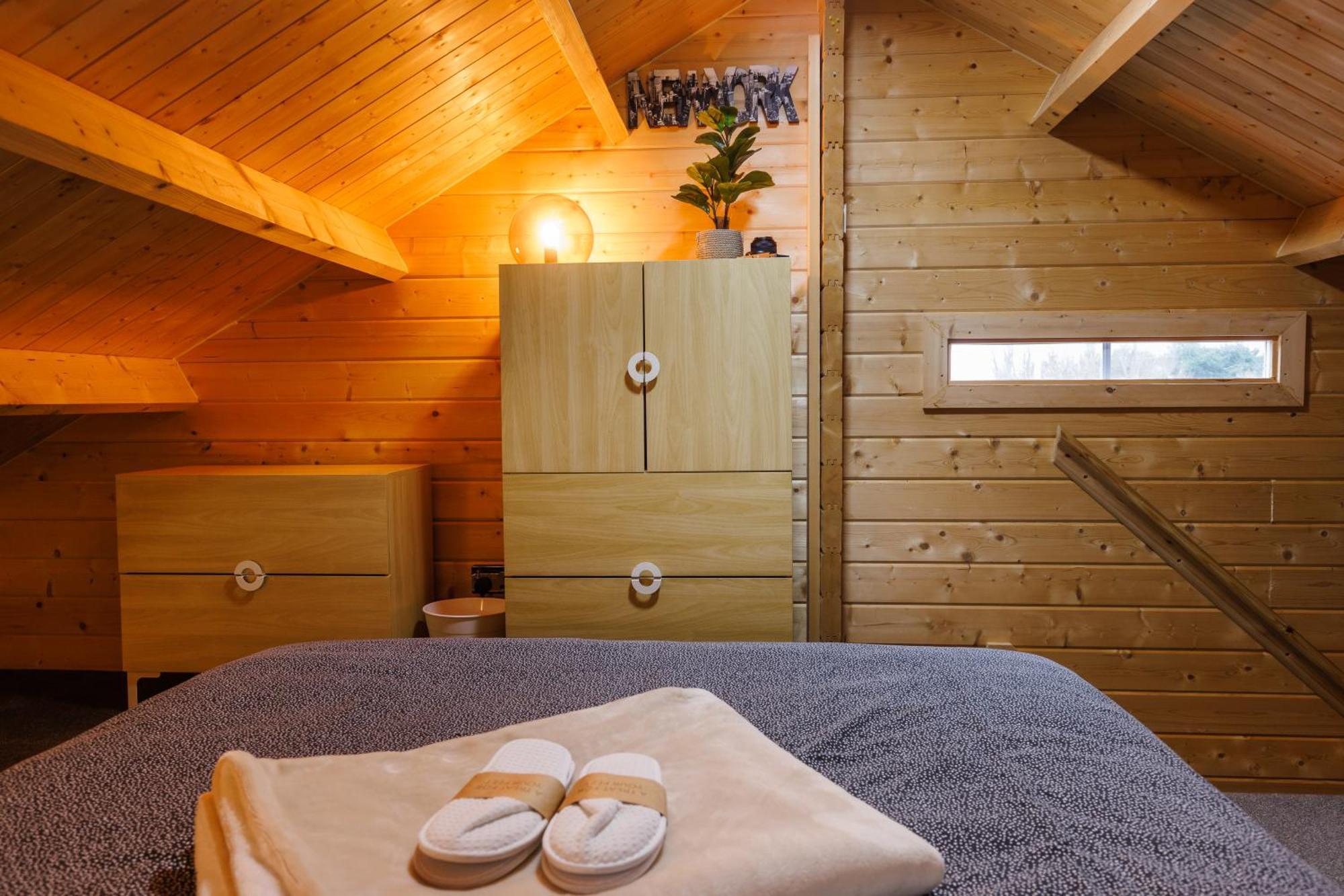 Spacious Cabin Evcharger And Free Parking Near Cambridge Екстериор снимка